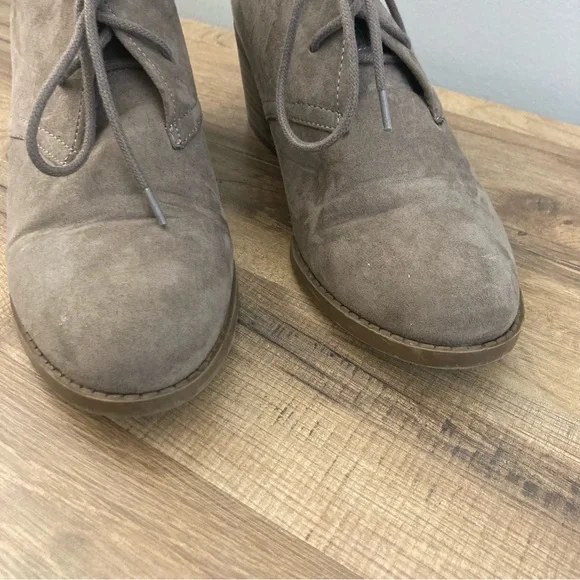 Carlos by Carlos Santana Graham Ankle Bootie - Picture 4 of 7